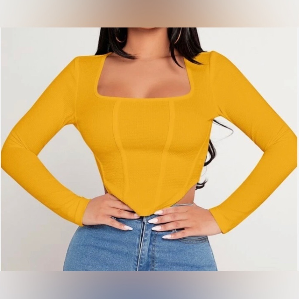 NEW - SHEIN PETITE Square Neck Asymmetrical Hem Tee. Large.